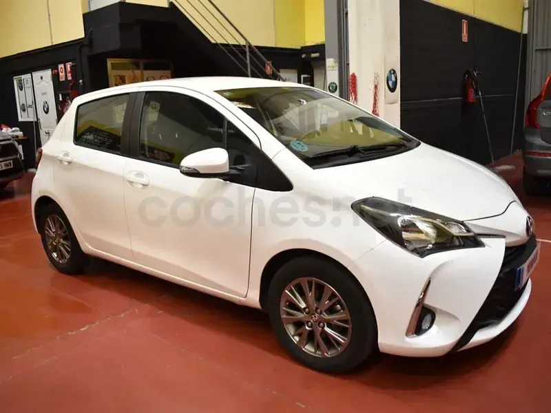Begagnad Toyota Yaris Active 69 HK (50 kW) 2018 Vit Sedan