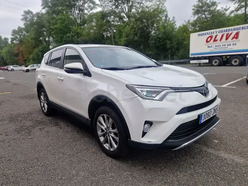 Usado Toyota RAV4 Advance 143 CV (105 kW) 2016 Blanco SUV