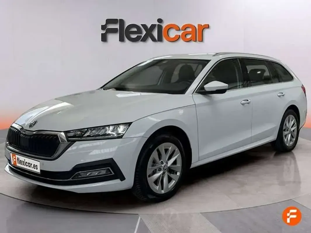 Usado Skoda Octavia SportLine 150 CV (110 kW) 2024 Blanco Familiar