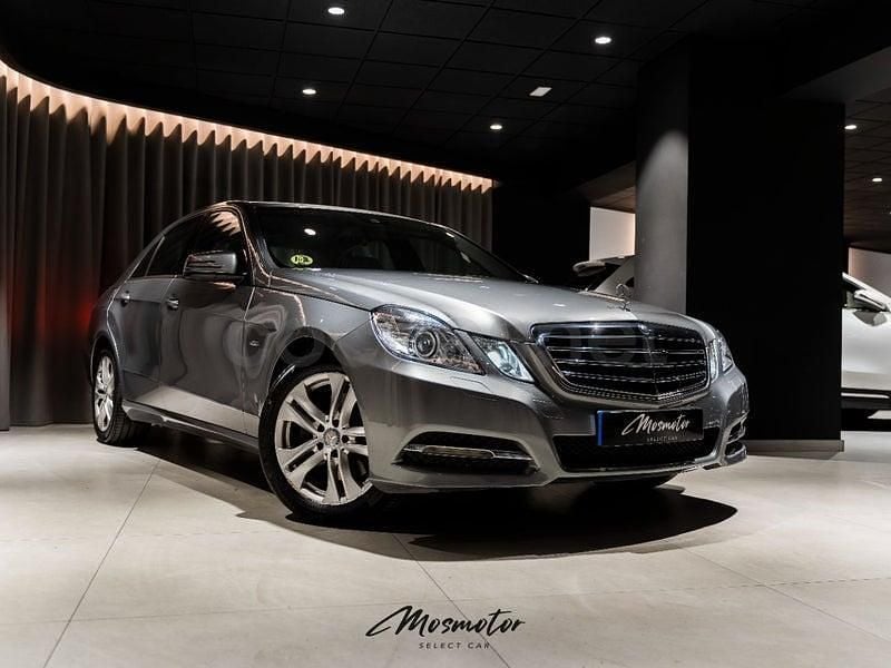 Usado Mercedes E250 Avantgarde 204 CV (150 kW) 2013 Gris / plata Berlina