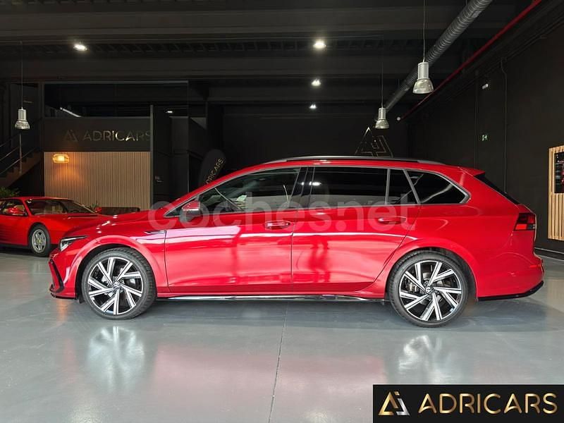 Rojo Usado 2023 VW Golf VIII R-line Familiar | 30.590 € (Caro) - Imagen 1/4