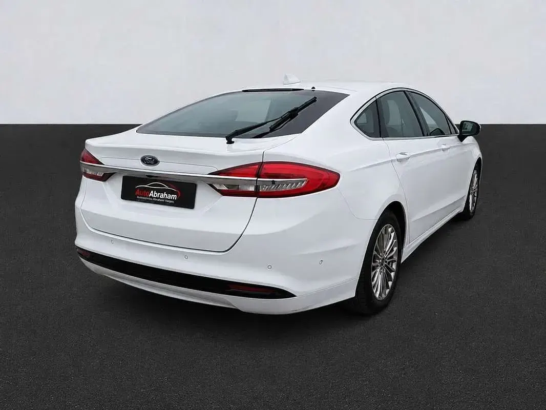 Usado Ford Mondeo Titanium 150 CV (110 kW) 2021 Blanco Berlina