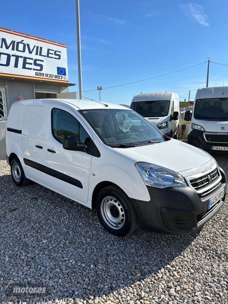 Usado Peugeot Partner 75 CV (55 kW) 2018 Blanco Monovolumen