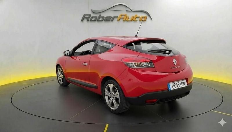 Usado Renault Mégane III Dynamique 130 CV (95 kW) 2009 Rojo Utilitario