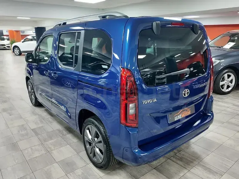 Usado Toyota Proace Verso Advance 131 CV (96 kW) 2021 Azul Familiar