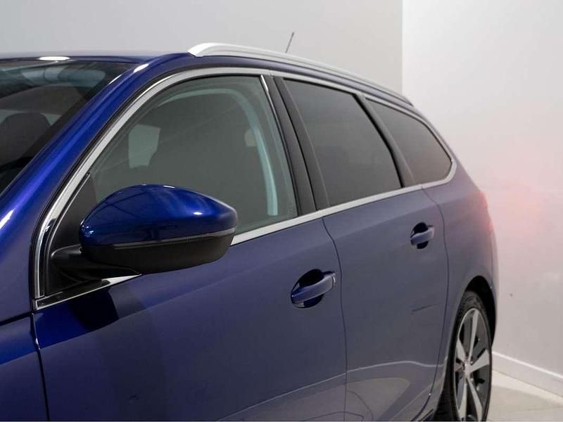 Usado Peugeot 308 SW Allure 131 CV (96 kW) 2019 Azul Familiar