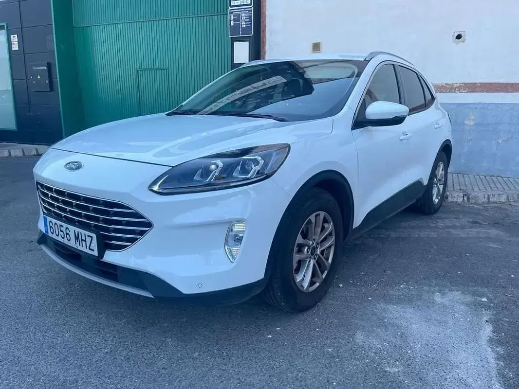 Usado Ford Kuga Titanium 120 CV (88 kW) 2023 Blanco SUV