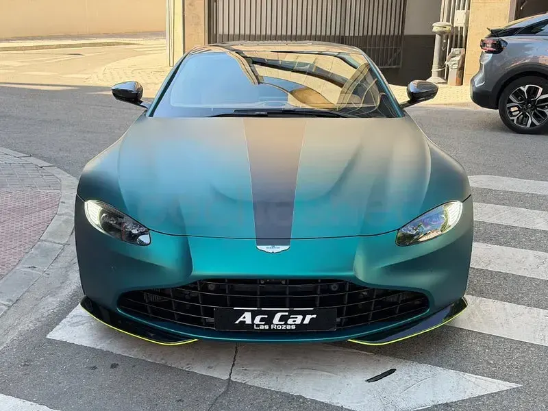 Usado Aston Martin V8 Vantage 665 CV (489 kW) 2024 Verde Coupe