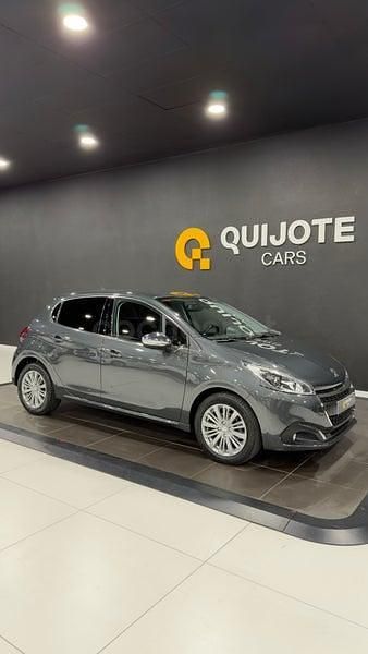 Usado Peugeot 208 Allure 110 CV (80 kW) 2018 Gris / plata Utilitario
