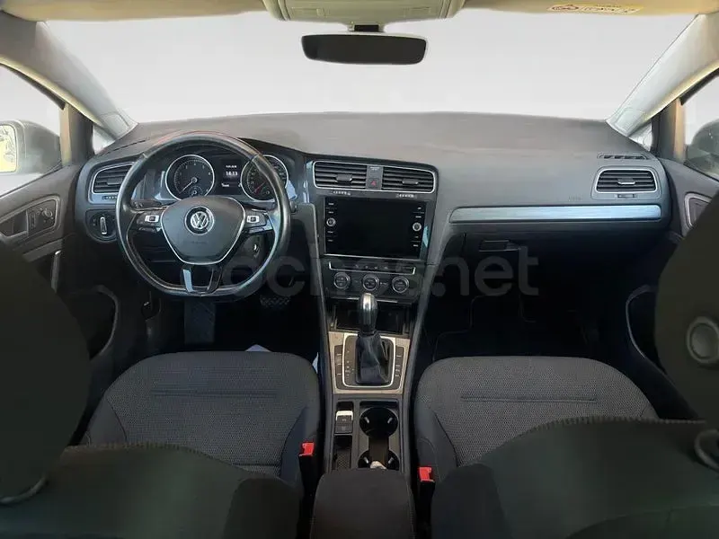 Usado VW Golf VII Advance 150 CV (110 kW) 2020 Gris / plata Berlina