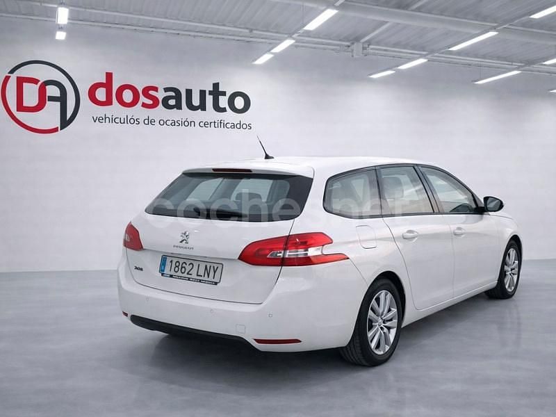 Usado Peugeot 308 SW Active 131 CV (96 kW) 2021 Blanco Familiar