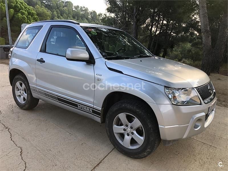 Gris / plata Usado 2006 Suzuki Grand Vitara SUV | 11.000 € (Un poco caro) - Imagen 1/4
