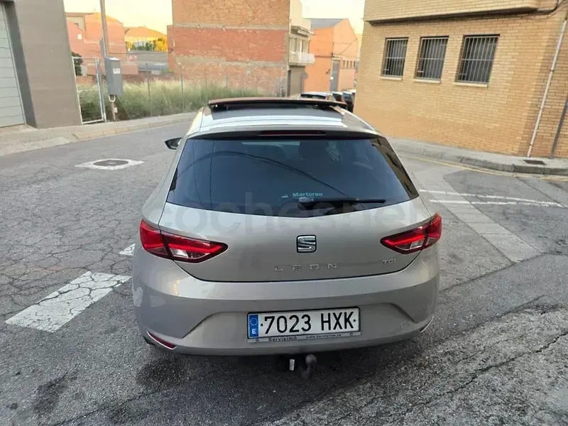 Usado Seat Leon I-Tech 110 CV (80 kW) 2014 Beige Berlina