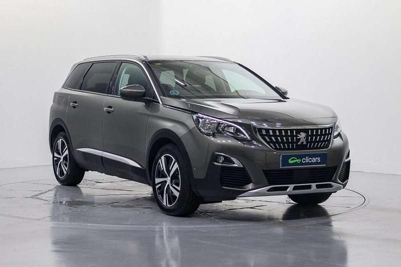 Usado Peugeot 5008 Allure 131 CV (96 kW) 2020 Gris SUV