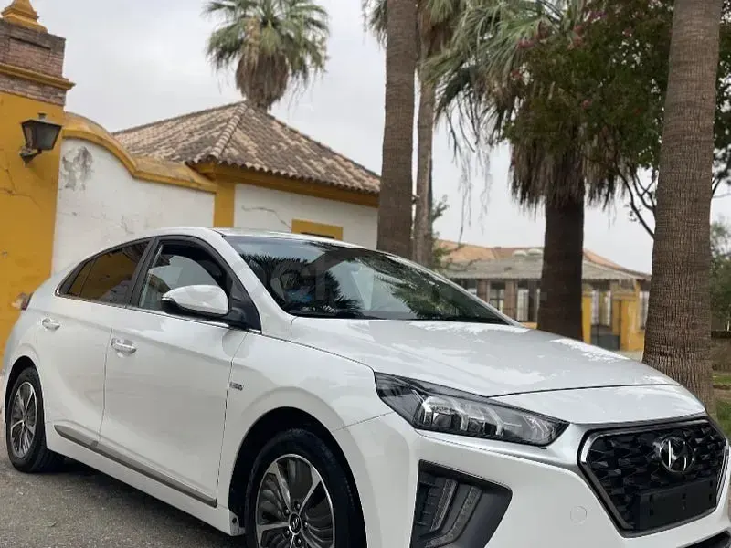 Usado Hyundai Ioniq 141 CV (103 kW) 2020 Blanco Utilitario
