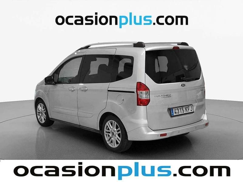 Usado Ford Tourneo Courier Titanium 102 CV (75 kW) 2017 Plateado Monovolumen