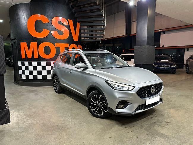 Usado MG ZS Luxury 111 CV (81 kW) 2023 Gris / plata Berlina