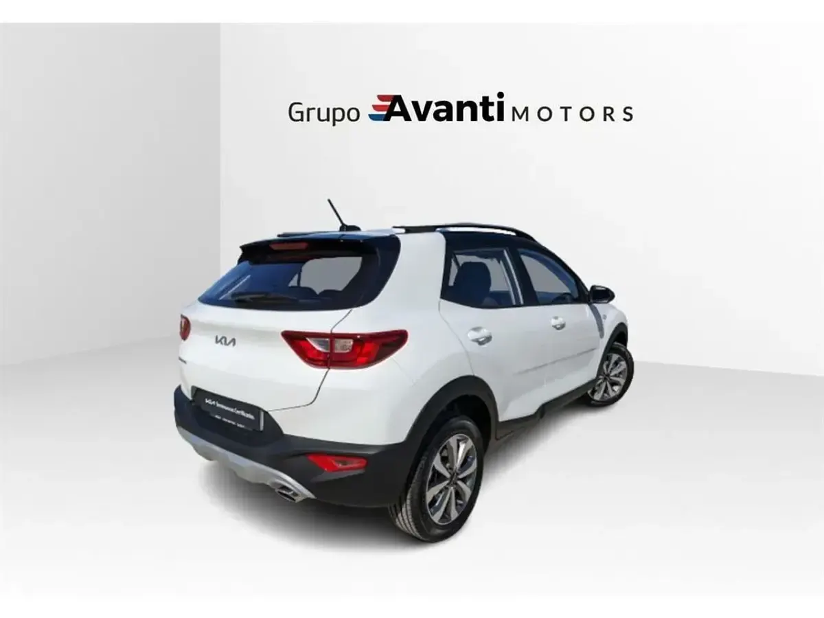 Usado Kia Stonic 100 CV (73 kW) 2023 Blanco SUV