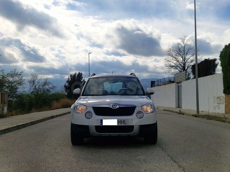 Usado Skoda Yeti Active 105 CV (77 kW) 2012 Blanco SUV