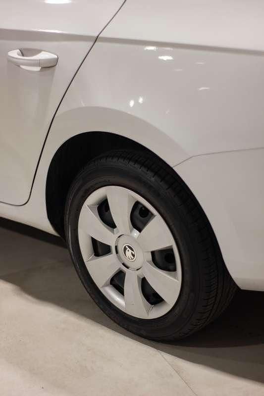 Usado Skoda Fabia 90 HP (66 kW) 2016 Branco Citadino