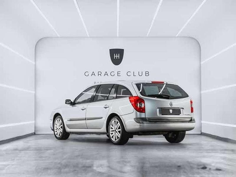 Usado Renault Laguna II Dynamique 135 CV (99 kW) 2005 Blanco Berlina