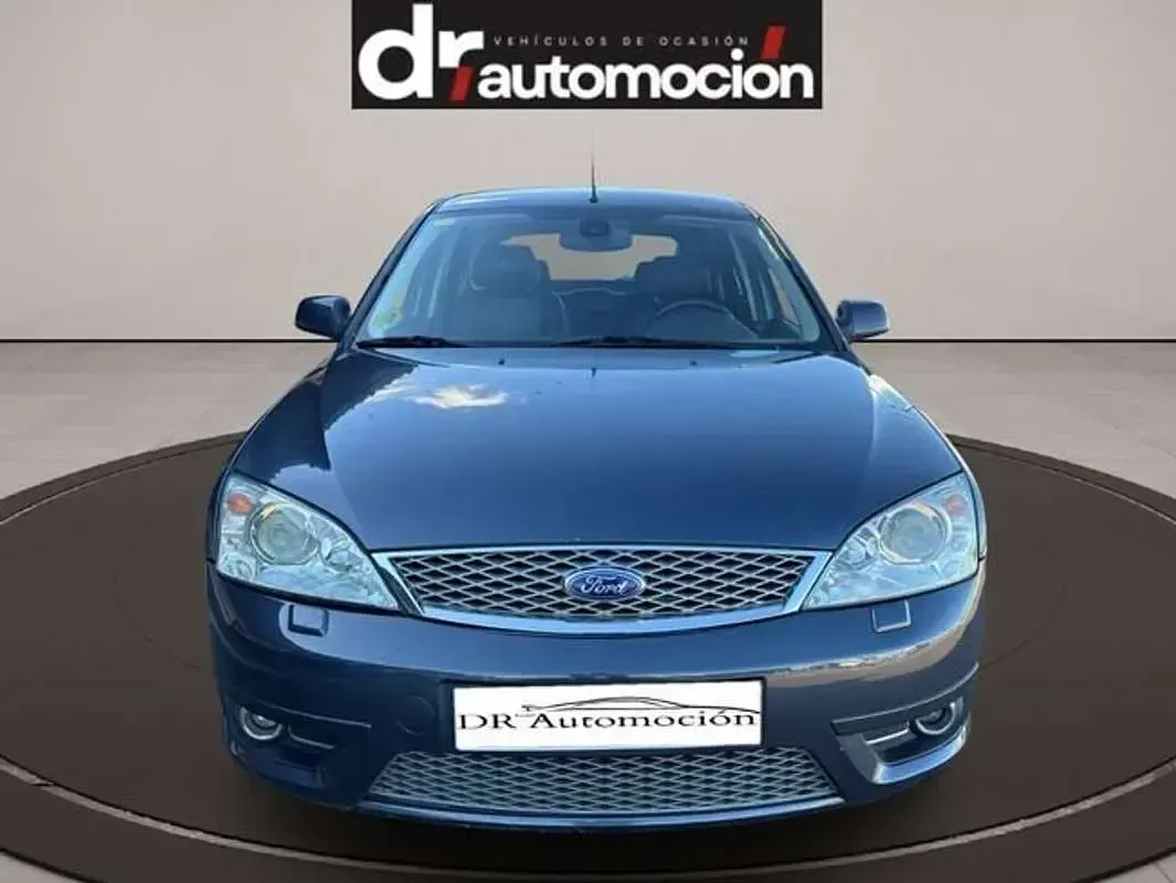 Usado Ford Mondeo Titanium X 155 CV (114 kW) 2006 Gris Berlina