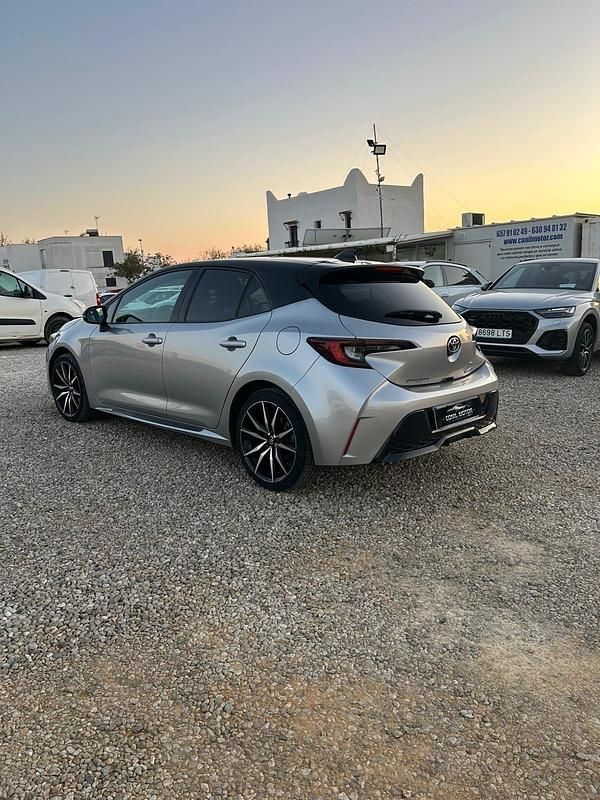 Usado Toyota Corolla Sport 196 CV (144 kW) 2023 Gris Utilitario