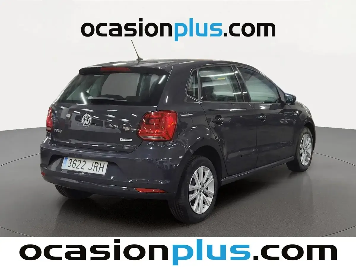 Usado VW Polo 75 CV (55 kW) 2016 Gris / plata Berlina