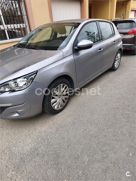 Usado Peugeot 308 Active 115 CV (84 kW) 2015 Gris / plata Berlina