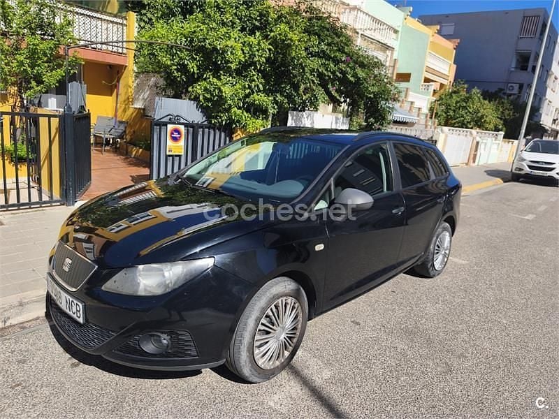 Usado Seat Ibiza ST Reference 75 CV (55 kW) 2012 Negro Familiar