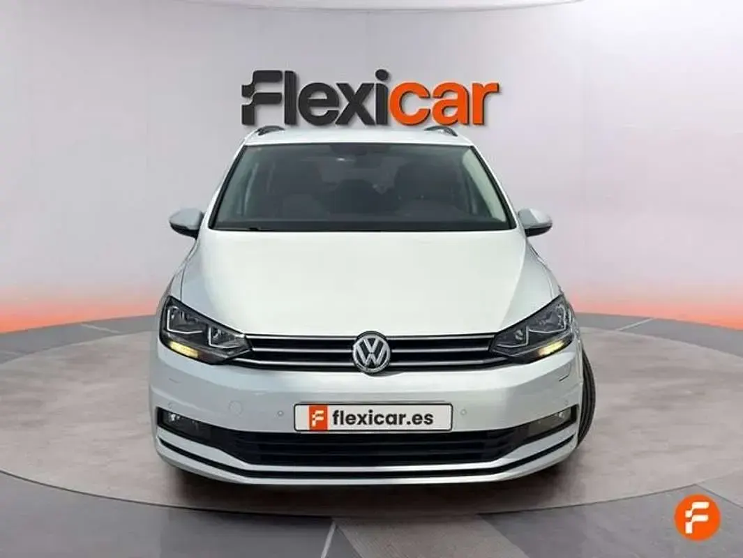 Usado VW Touran Advance 116 CV (85 kW) 2019 Blanco Monovolumen