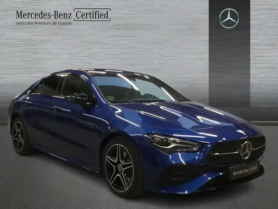 Usado Mercedes CLA220 190 CV (139 kW) 2025 Azul Berlina