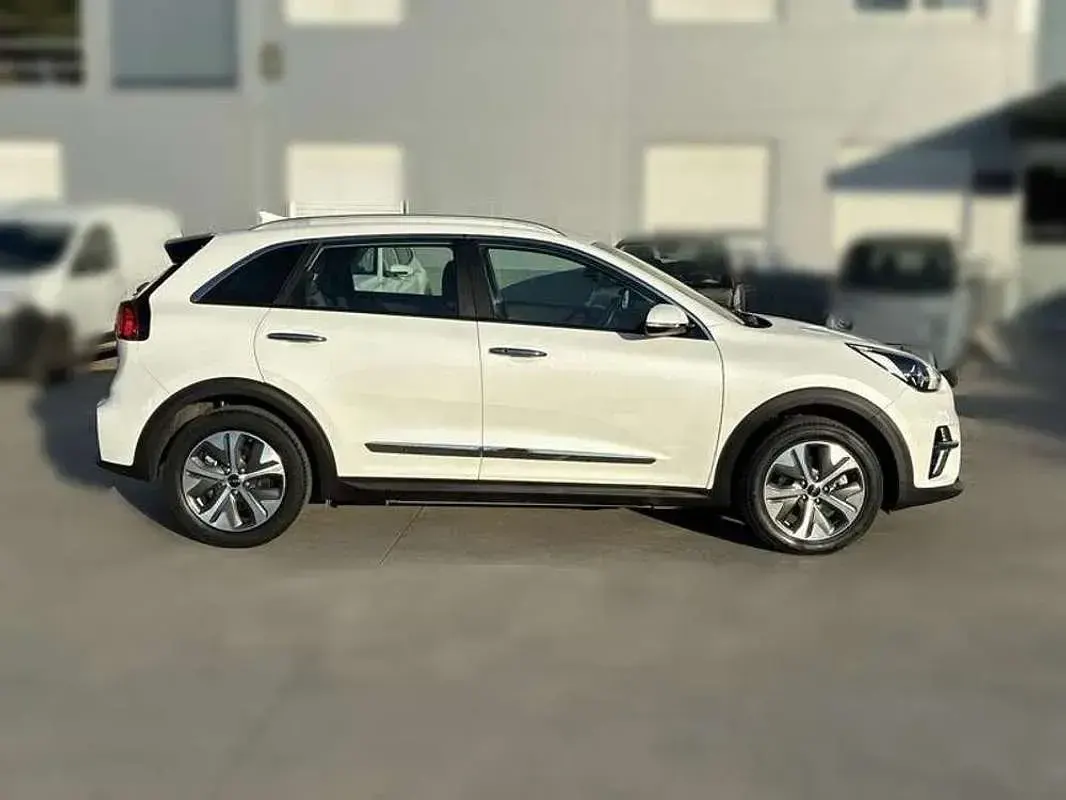 Usado Kia e-Niro 150 kW (204 CV) 2022 Blanco SUV