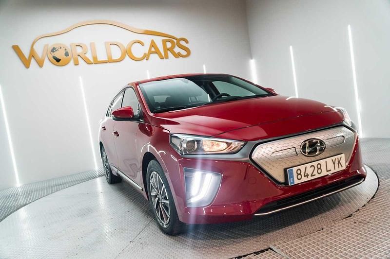 Usado Hyundai Ioniq 100 kW (136 CV) 2022 Rojo Utilitario