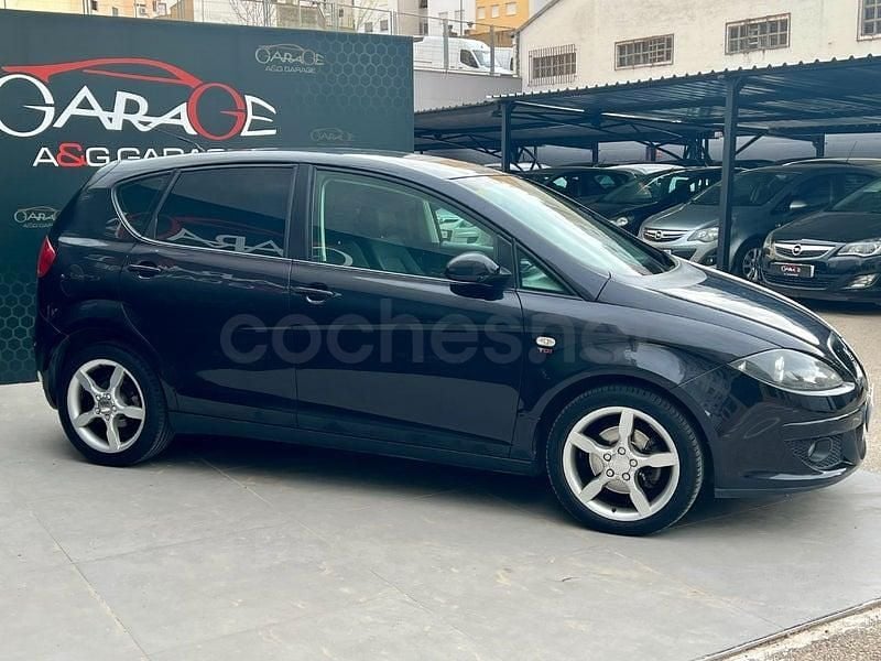 Usado Seat Altea Sport 140 CV (102 kW) 2007 Negro Monovolumen