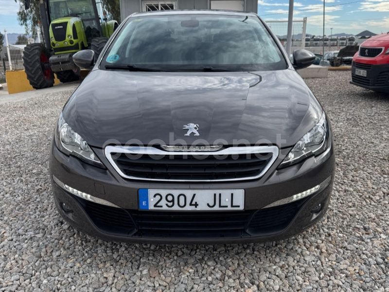 Gris / plata Usado 2017 Peugeot 308 Style Berlina | 8900 € (Un poco caro) - Imagen 1/4
