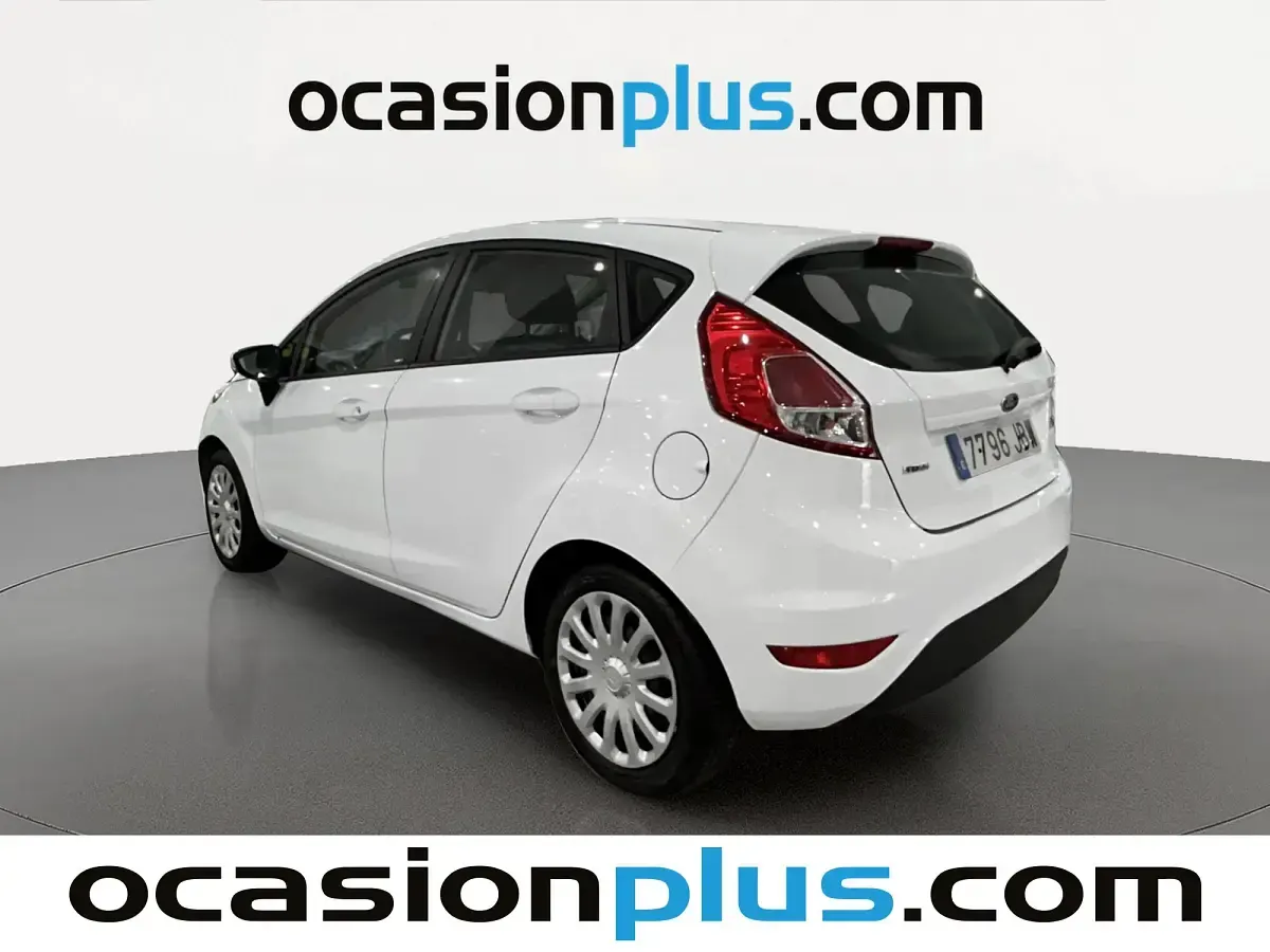 Usado Ford Fiesta Trend 75 CV (55 kW) 2014 Blanco Utilitario