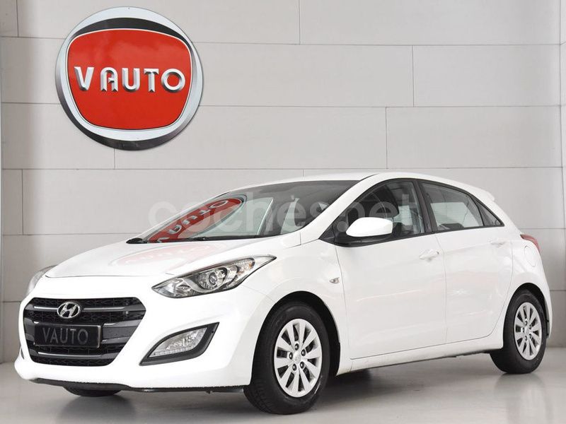 Blanco Usado 2015 Hyundai i30 Berlina | 9990 € (Caro) - Imagen 1/4
