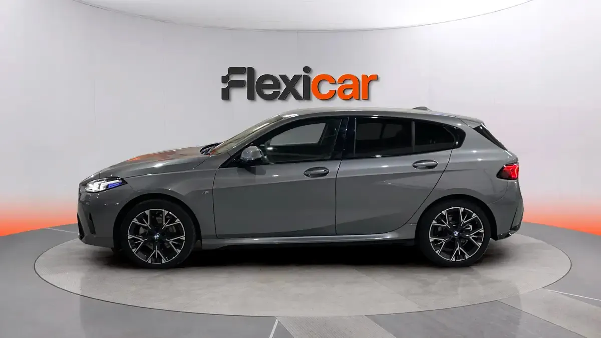 Usado BMW 120 163 CV (119 kW) 2025 Gris Utilitario
