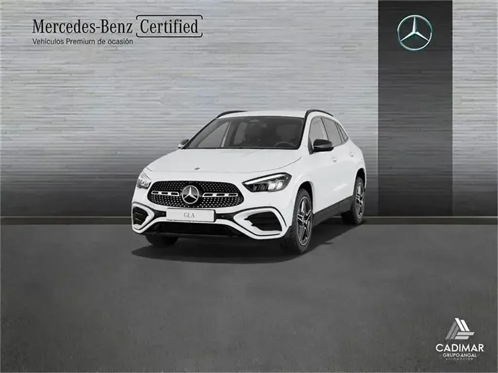 Usado Mercedes GLA200 150 CV (110 kW) 2025 Blanco SUV