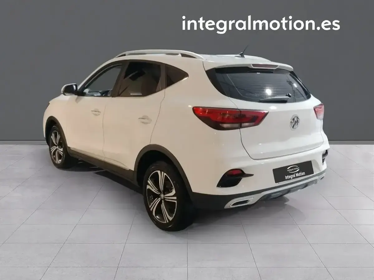 Usado MG ZS Luxury 106 CV (77 kW) 2023 Blanco SUV
