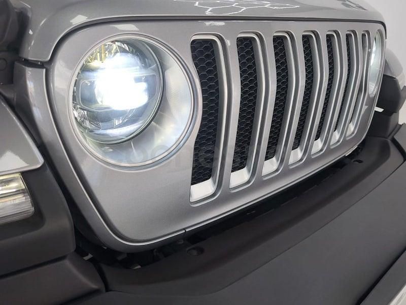 Usado Jeep Wrangler Unlimited Sahara 200 CV (147 kW) 2019 Gris / plata SUV