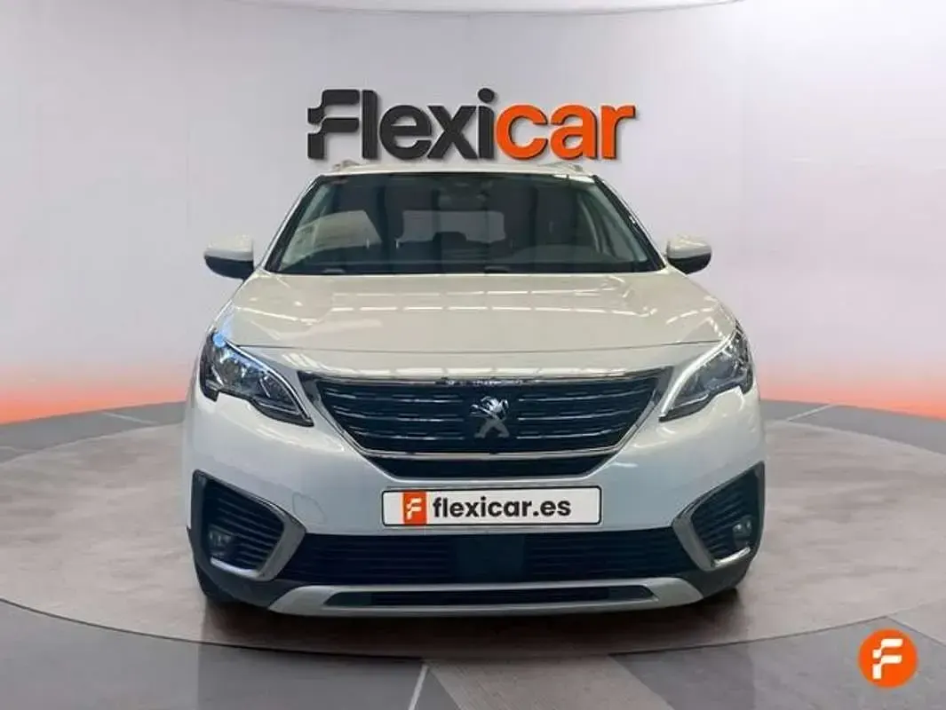 Usado Peugeot 5008 Allure 131 CV (96 kW) 2017 Blanco SUV