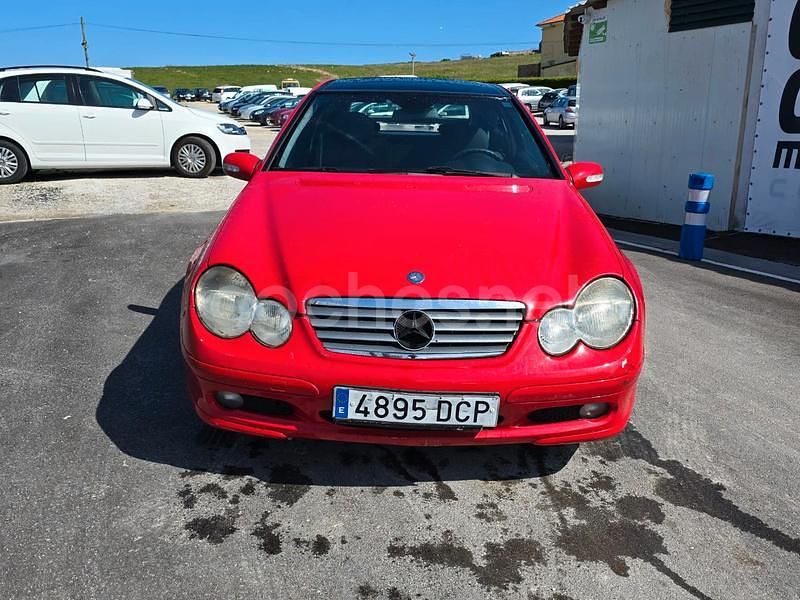 Usado Mercedes C220 Classic 150 CV (110 kW) 2004 Rojo Berlina