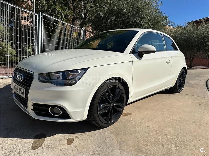 Blanco Usado 2011 Audi A1 Attraction Utilitario | 10.990 € (Un poco caro) - Imagen 1/4