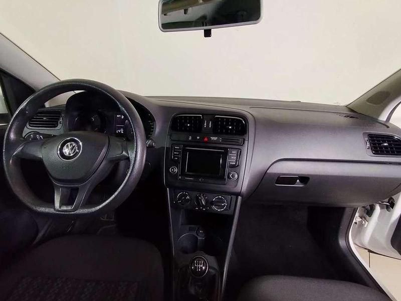 Usado VW Polo Edition 75 CV (55 kW) 2016 Blanco Utilitario
