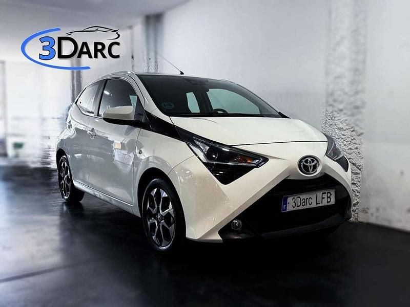 Usado Toyota Aygo X-play 72 CV (52 kW) 2020 Blanco Utilitario