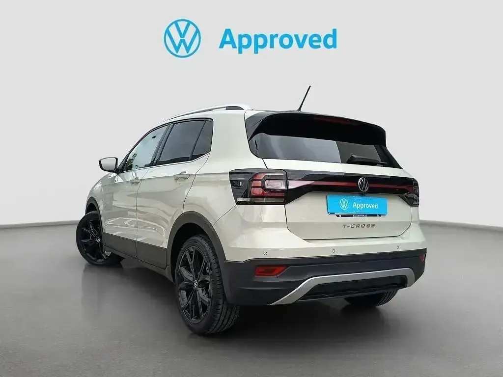 Usado VW T-Cross Sportline 150 CV (110 kW) 2023 Gris SUV