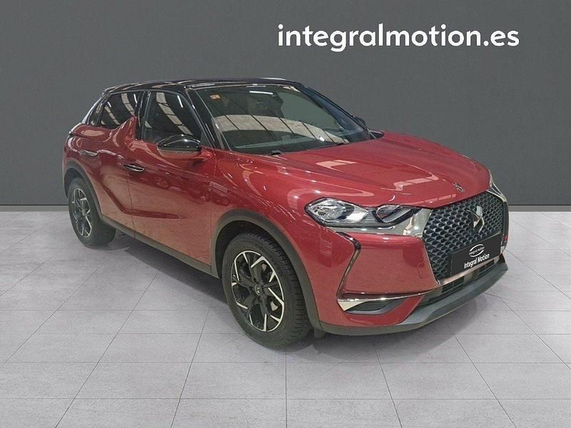 Usado DS Automobiles DS3 So Chic 99 CV (72 kW) 2021 Rojo Berlina