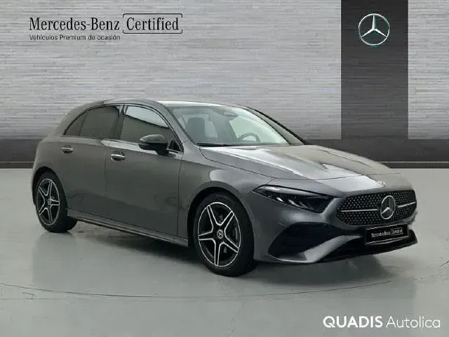 Usado Mercedes A200 150 CV (110 kW) 2025 Gris montaña